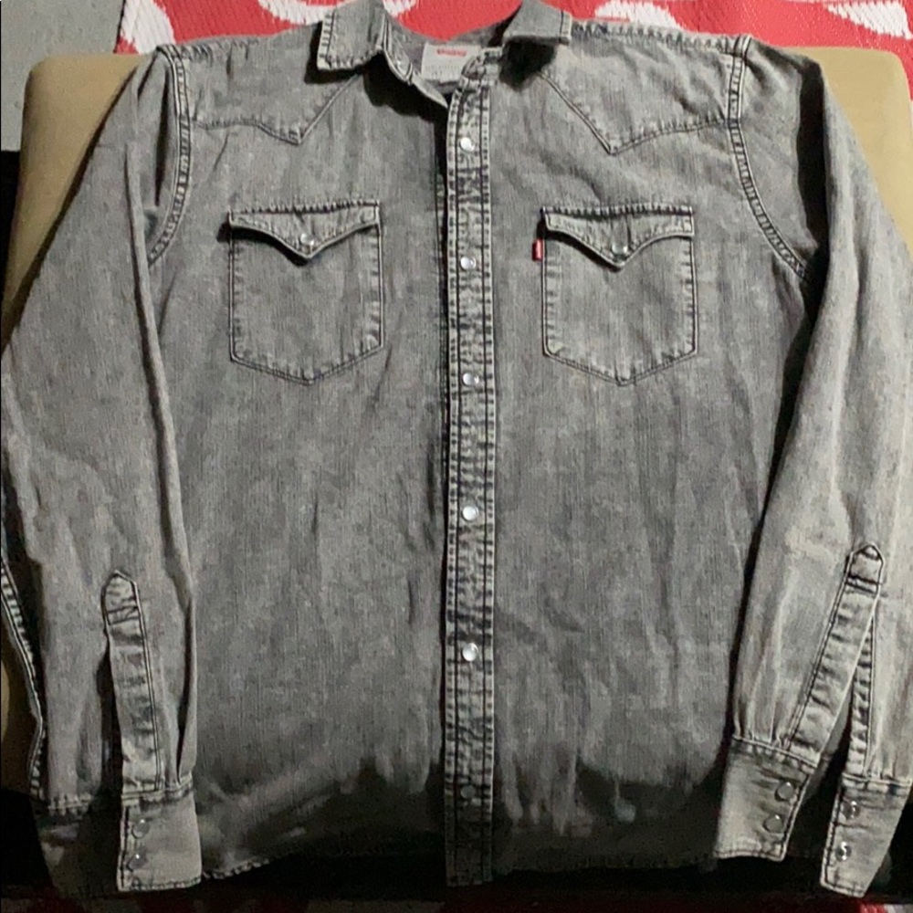 Levi’s button up shirt